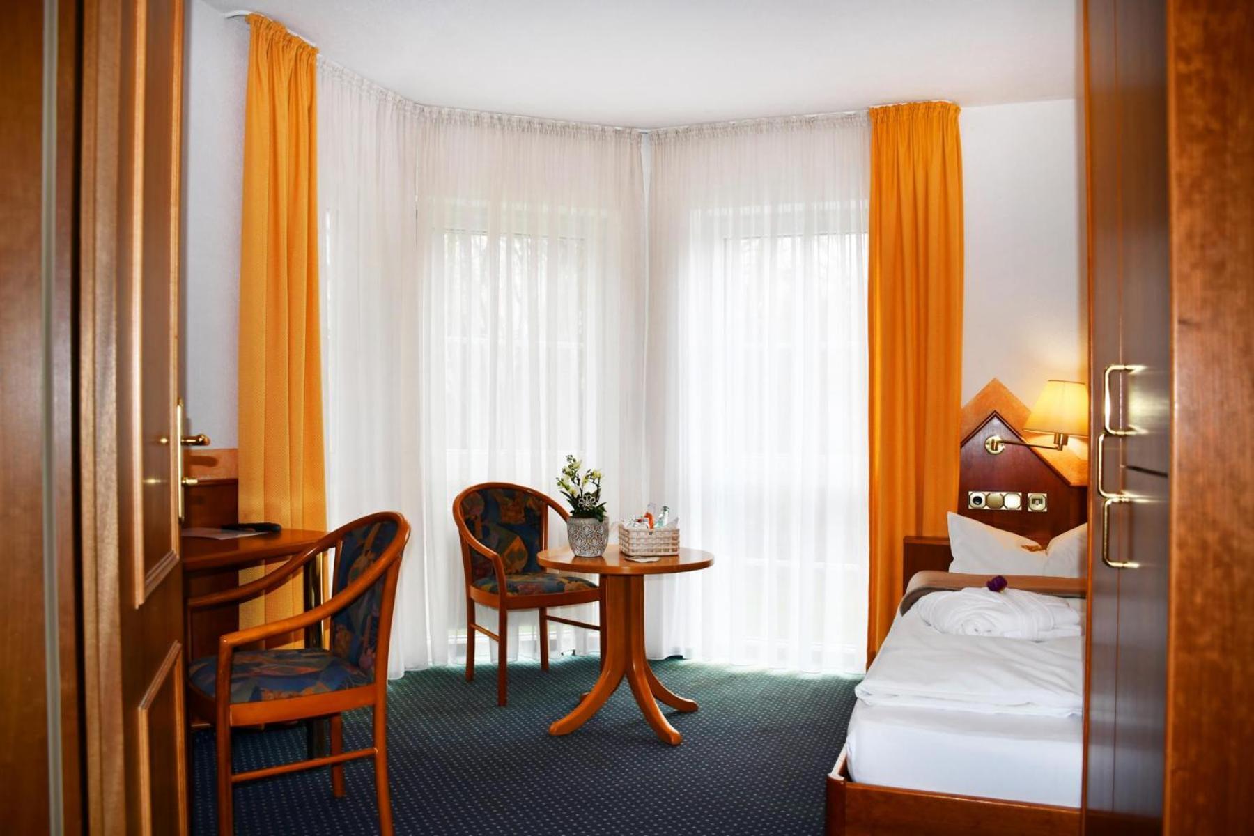 Hotel Schoene Aussicht Gießen Esterno foto