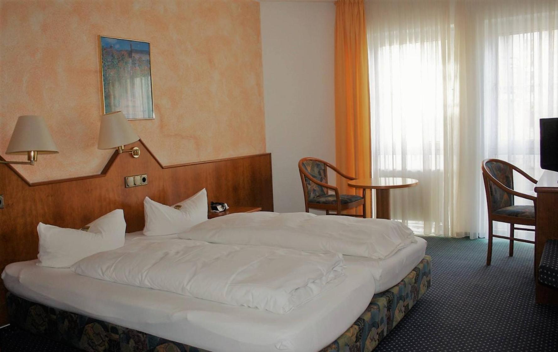 Hotel Schoene Aussicht Gießen Esterno foto